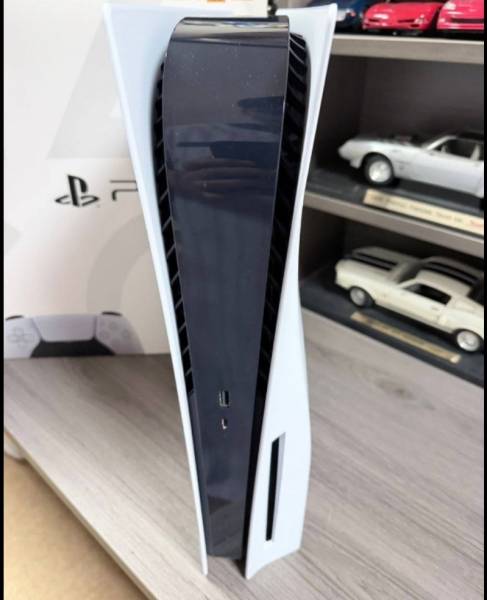 للبيع سوني 5