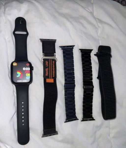 Apple Watch Series 8 للبيع