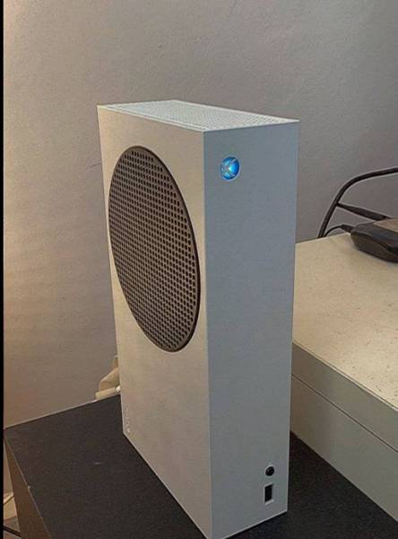 اكس بوكس سیریس اس للبيع