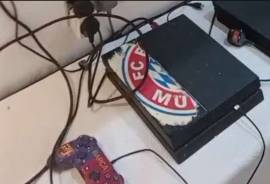 سوني فور للبيع