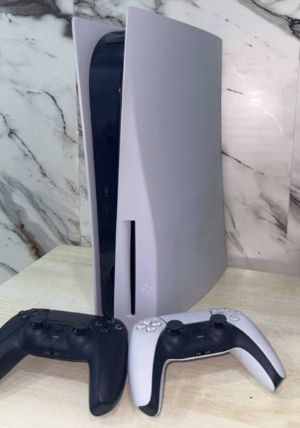 سوني 5 للبيع