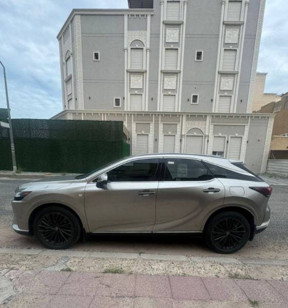 للبيع لكزس 350 RX  2023