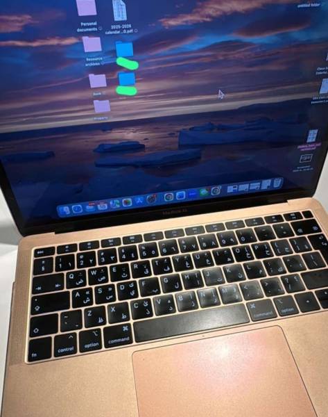 Mac Book Air 2019 للبيع