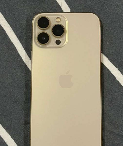 ايفون 13 برو ماكس للبيع