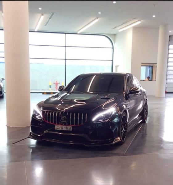 1 edition C63 للبيع مرسيدس 2016