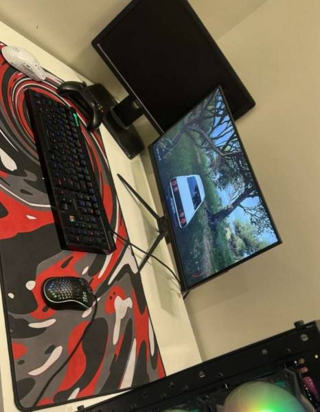 للبيع بي سي