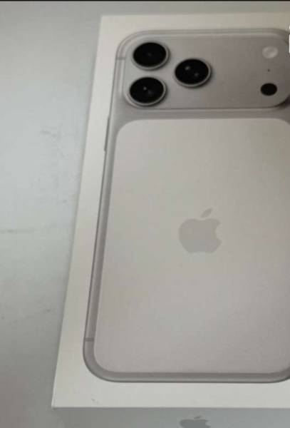 17 برووماكس للبيع ايفون 