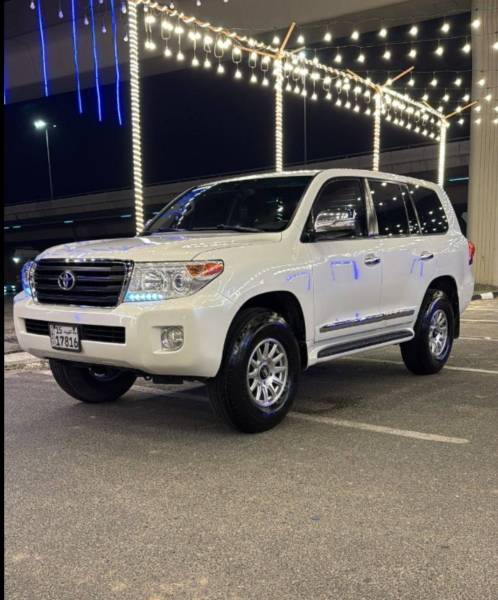 للبيع تويوتا لاند كروزر 2015GXR 