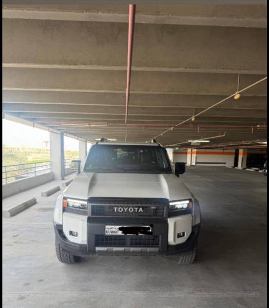 للبيع تويوتا برادو 2025