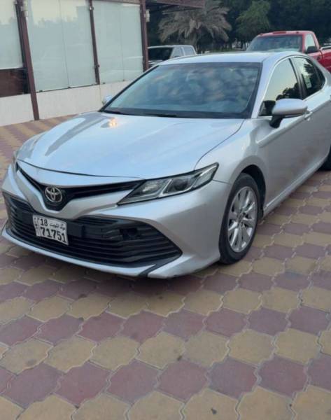 تويوتا كامري 2020 للبيع