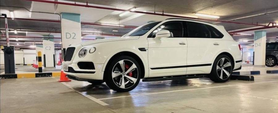 للبيع جيب بنتلي بنتايغا 2018