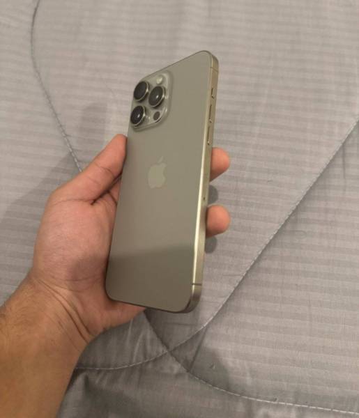 iPhone 15 pro max للبيع