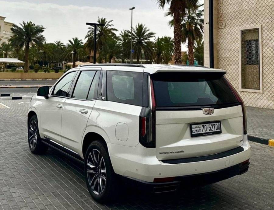 كاديلاك اسكاليد سبورت 2023 للبيع