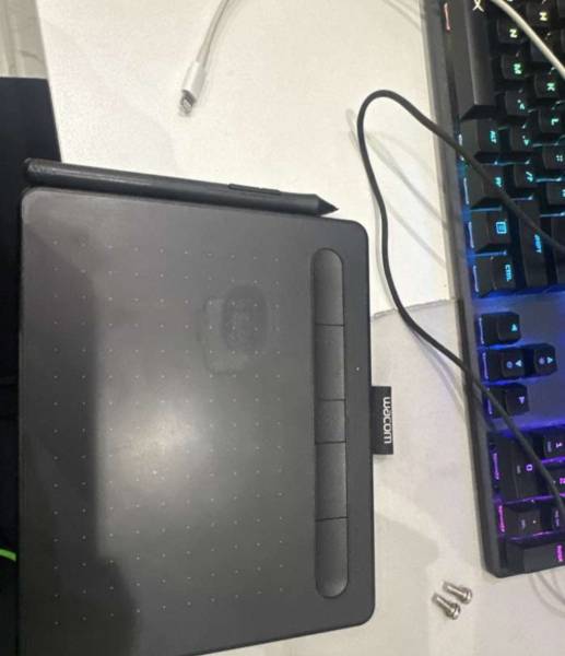 Wacom tablet CTL4000WL للبيع