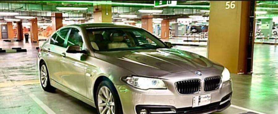 للبيع بي ام دبليو 520i 2015