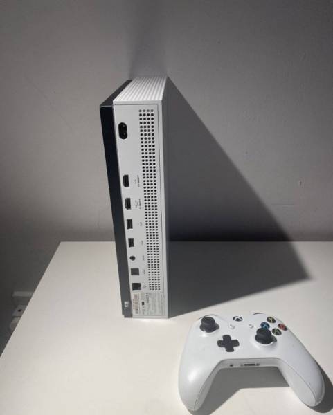 Xbox ون أس للبيع
