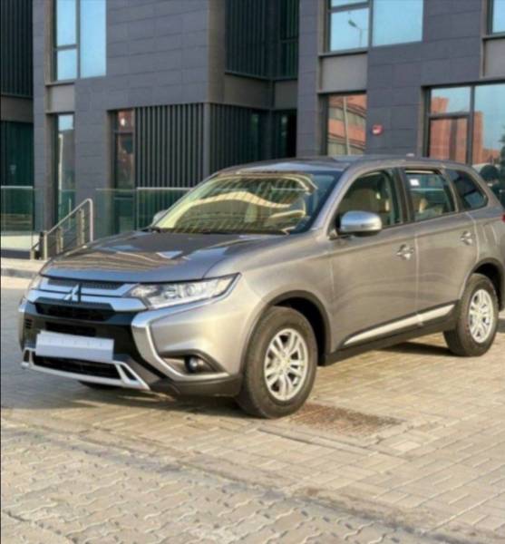 للبيع ميتسوبيشي اوتلاندر 2020