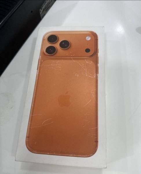 iPhone 17 PROMAX للبيع 