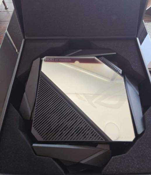 ROG Rapture GT-AXE16000 للبيع