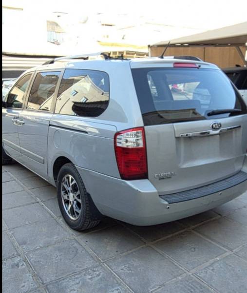 للبيع كيا كرنفال ٢٠١٤