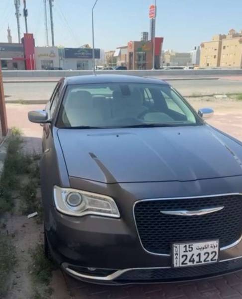 300S V6300 كرايسلر2017 للبيع 