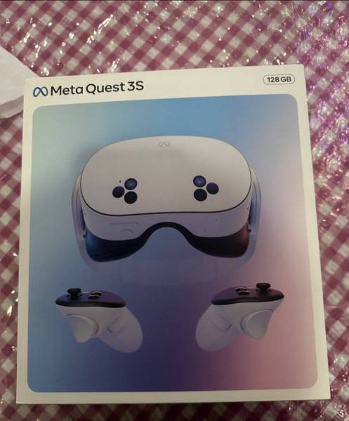 Meta quest 3s للبيع