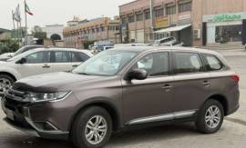 للبيع ميتسوبيشي أوتلاندر 2018