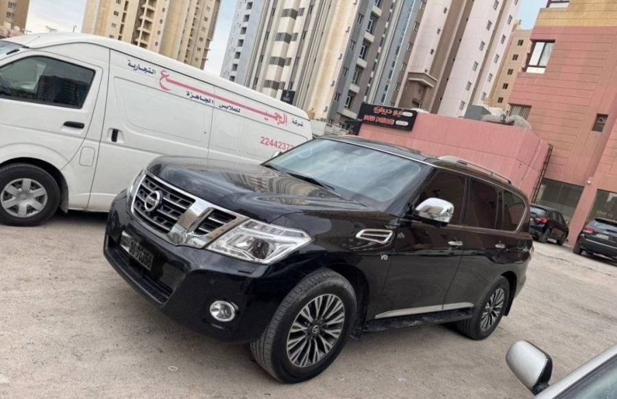 للبيع نيسان باترول بلاتينيوم سيتى 2018