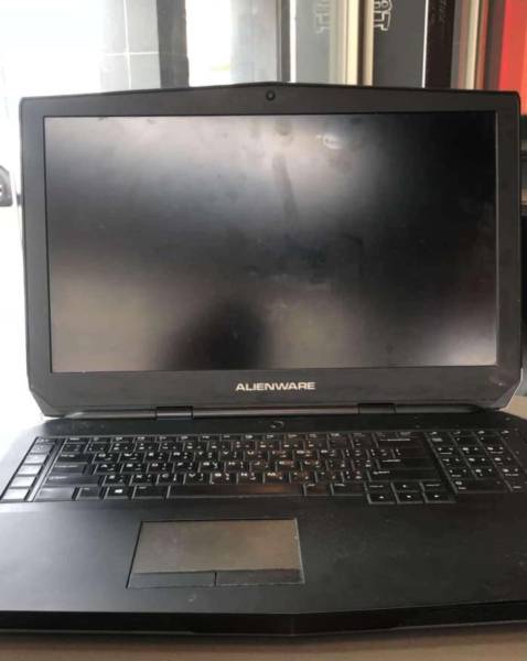 Alienware gaming laptop للبيع