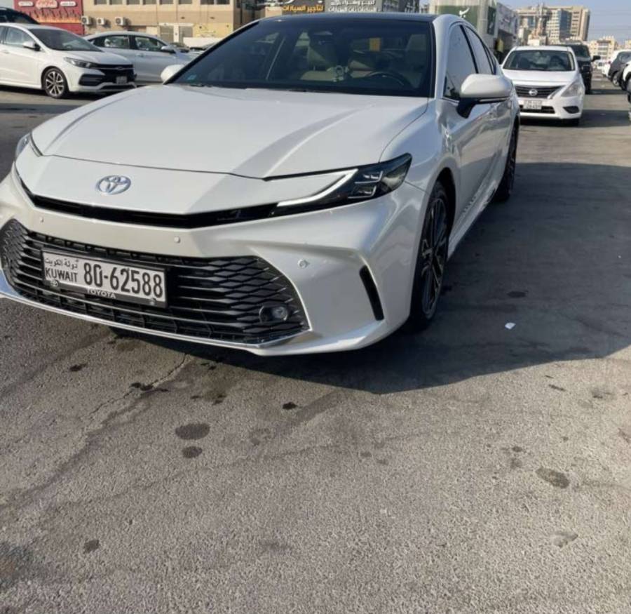 للبيع تويوتا كامري 2025