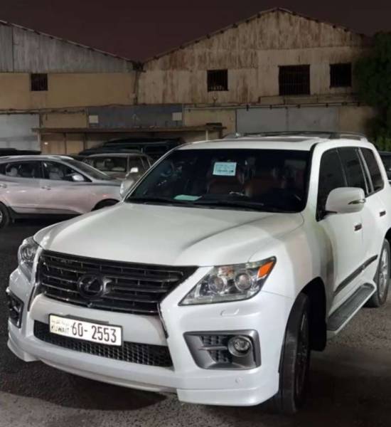 جيب لكزس LX570 فئة السبورت 2014 للبيع