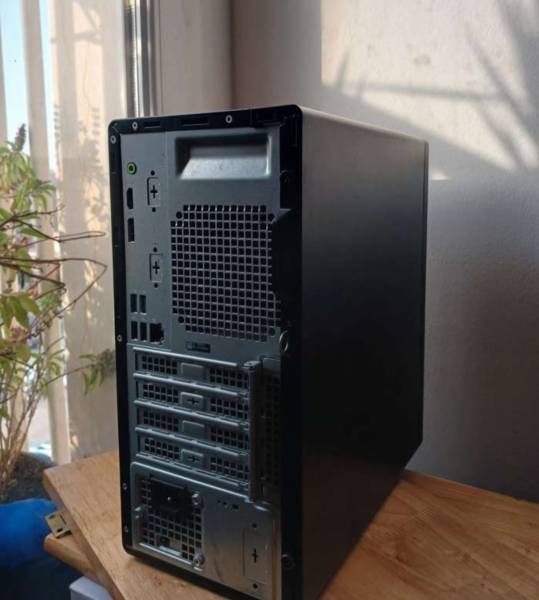 للبيع كمبيوتر