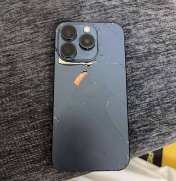 آیفون 15 برو للبيع