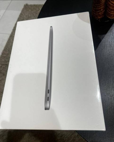 MACBOOK AIR APPLE M1 للبيع