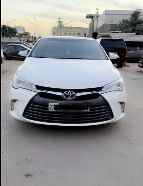 للبيع تويوتا كامري glx ٢٠١٦