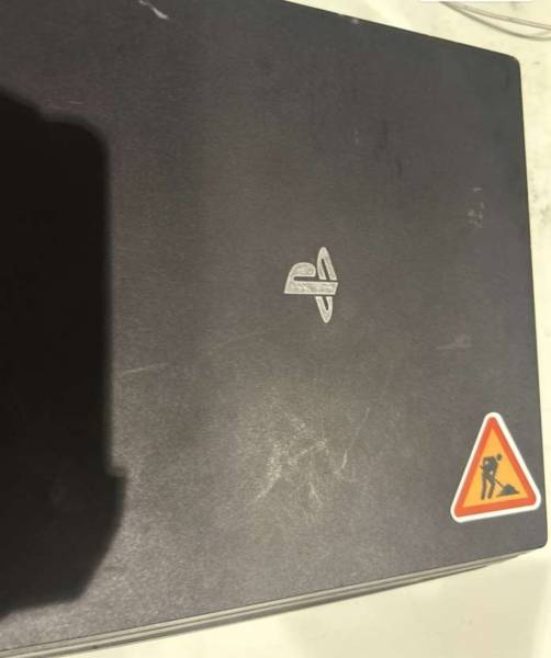 سوني فور برو للبيع 