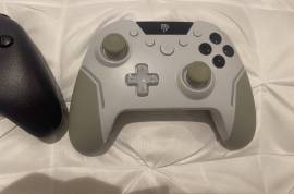 يدتين للبيع