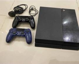 بلي ستيشن 4 للبيع