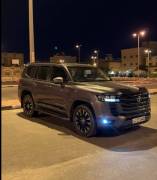 للبيع تويوتا لاند كروزر 2025