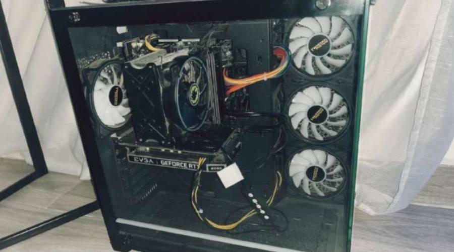 للبيع بي سي 2060