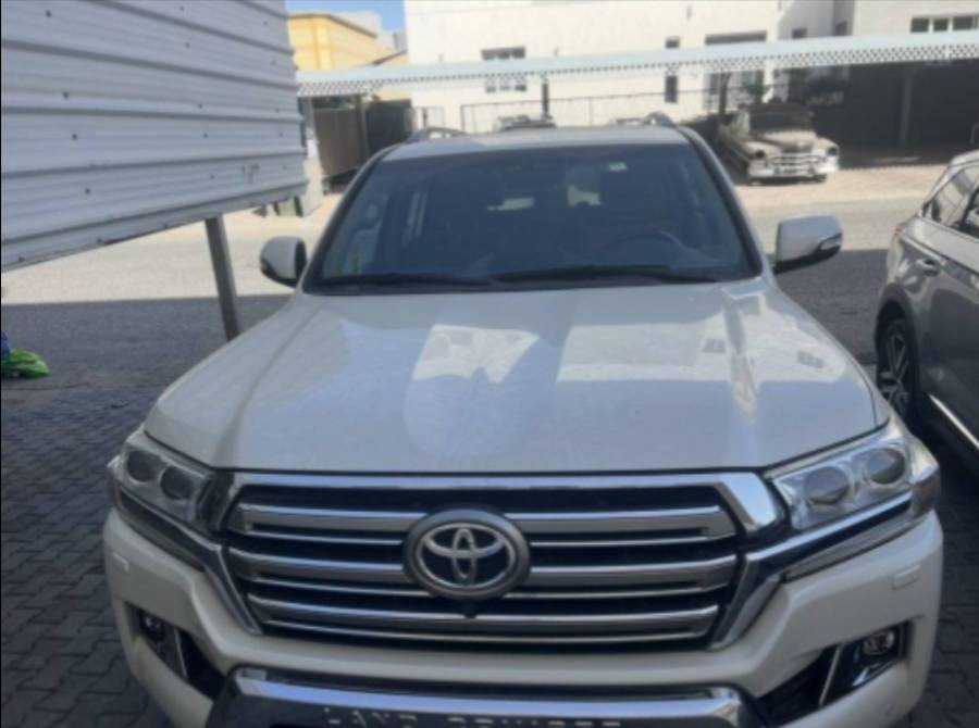 للبيع تويوتا لاندكروزر 2016