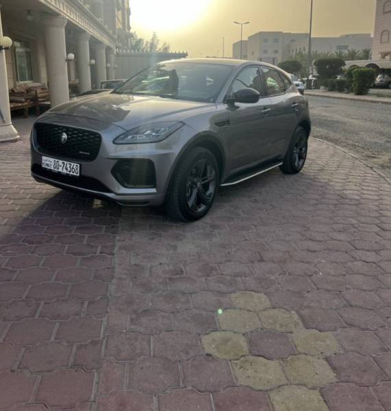 للبيع جاكور E-PACE  2024