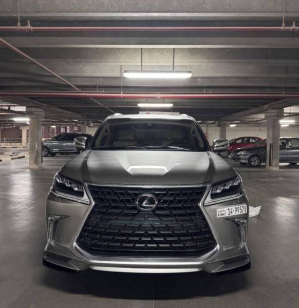 للبيع  جيب لكزس LX570 2016