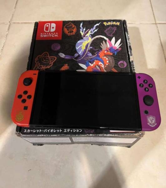 للبيع نينتندو سويتش OLED