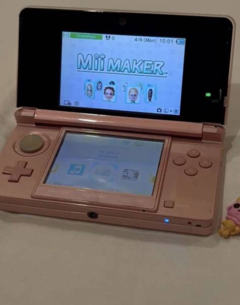 Nintendo 3DS pink للبيع