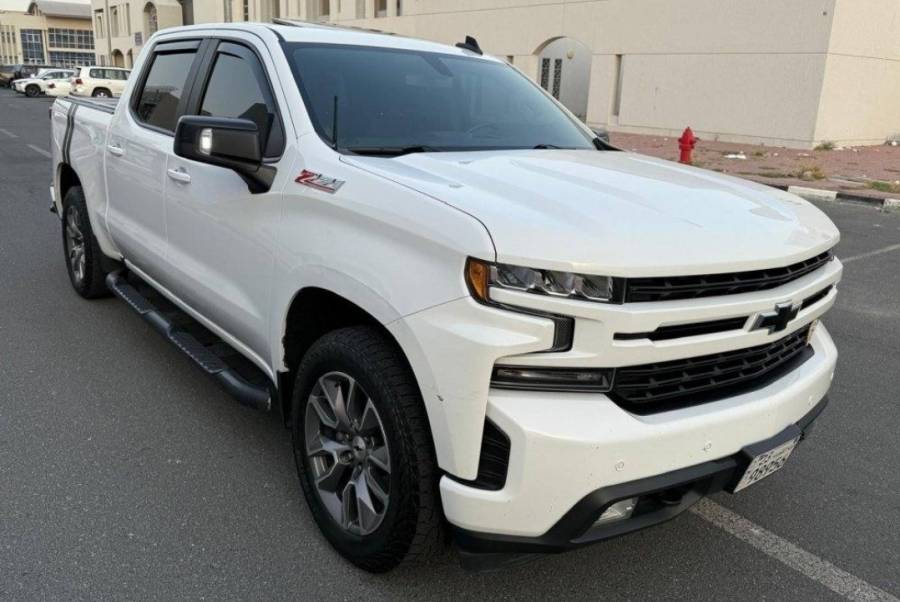 للبيع شيفروليه سلفرادو RST Z71 2020