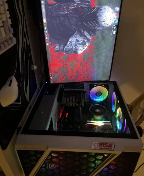 Pc قيمنج للبيع