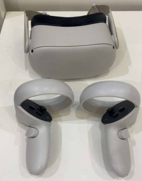 2 quest meta Vr للبيع 