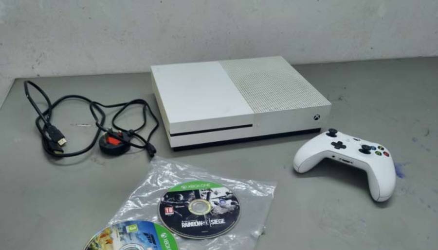 Xbox one للبيع