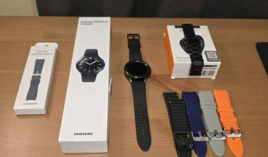 SAMSUNG Galaxy Watch4 للبيع 